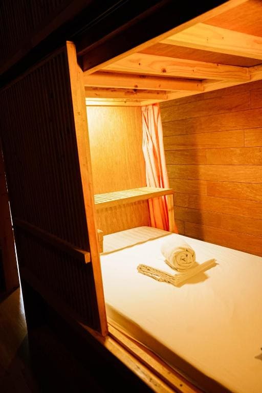 Mixed Dormitory Room room - Image 2