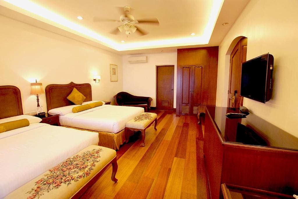 Double or Twin Room with View room - Image 3