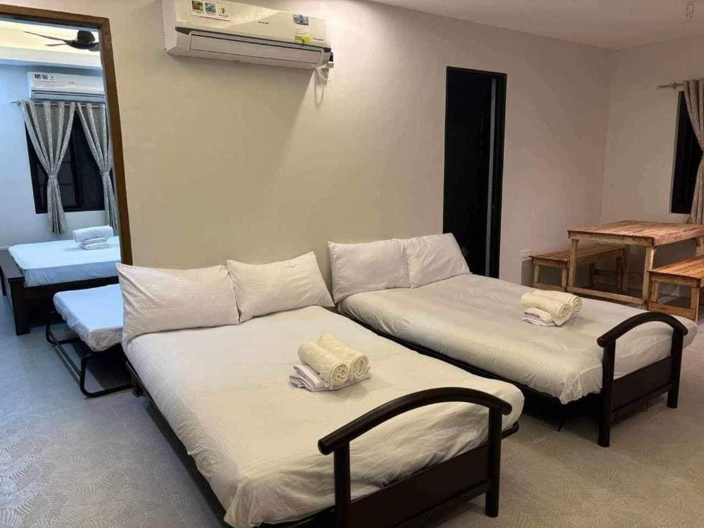 Family Room room - Image 2