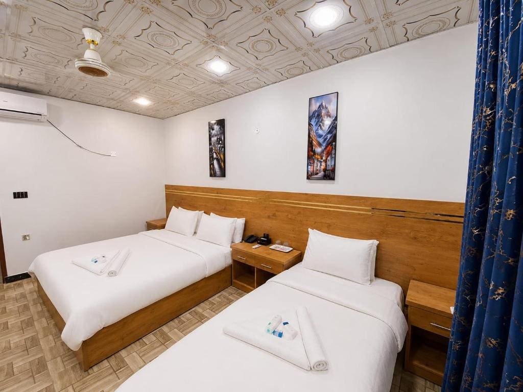 Superior Triple Room room - Image 2