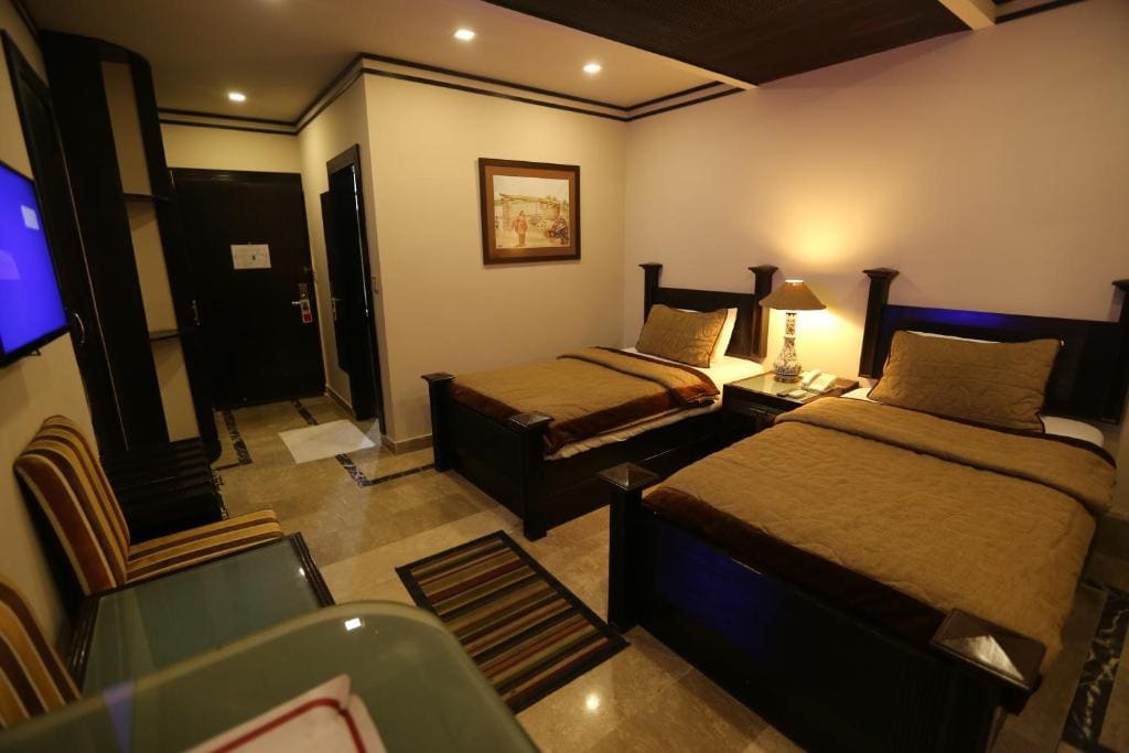 Superior Twin Room with City View room - Image 1
