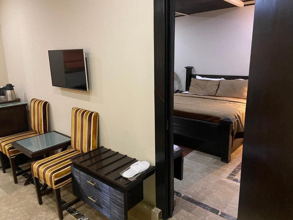 Family Room room - Image 1