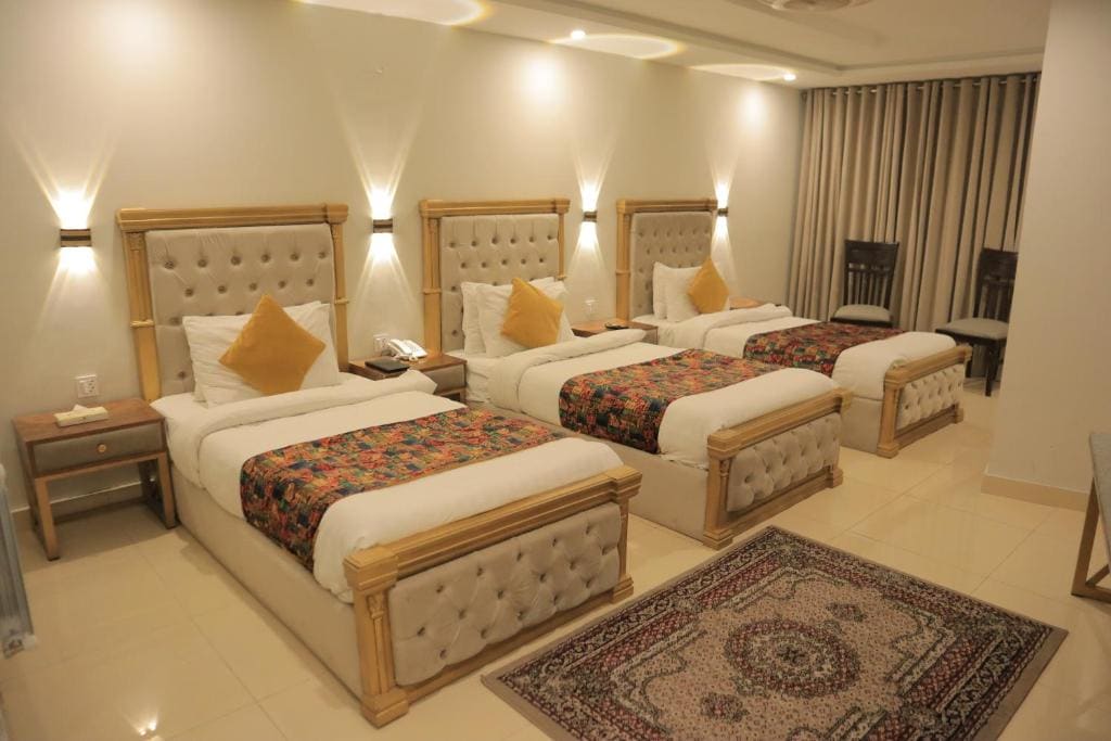 Deluxe Triple Room room - Image 3
