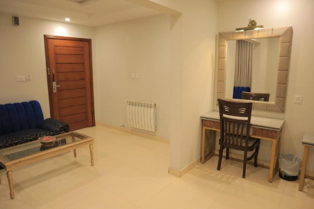 King Suite room - Image 3