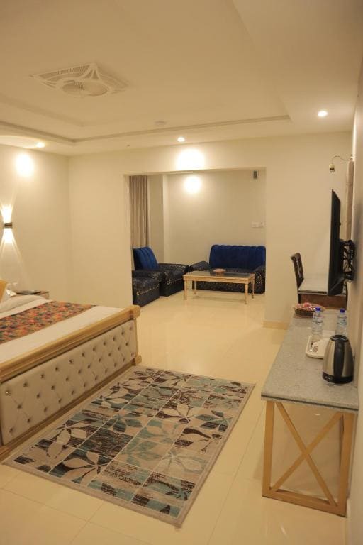 Suite room - Image 3
