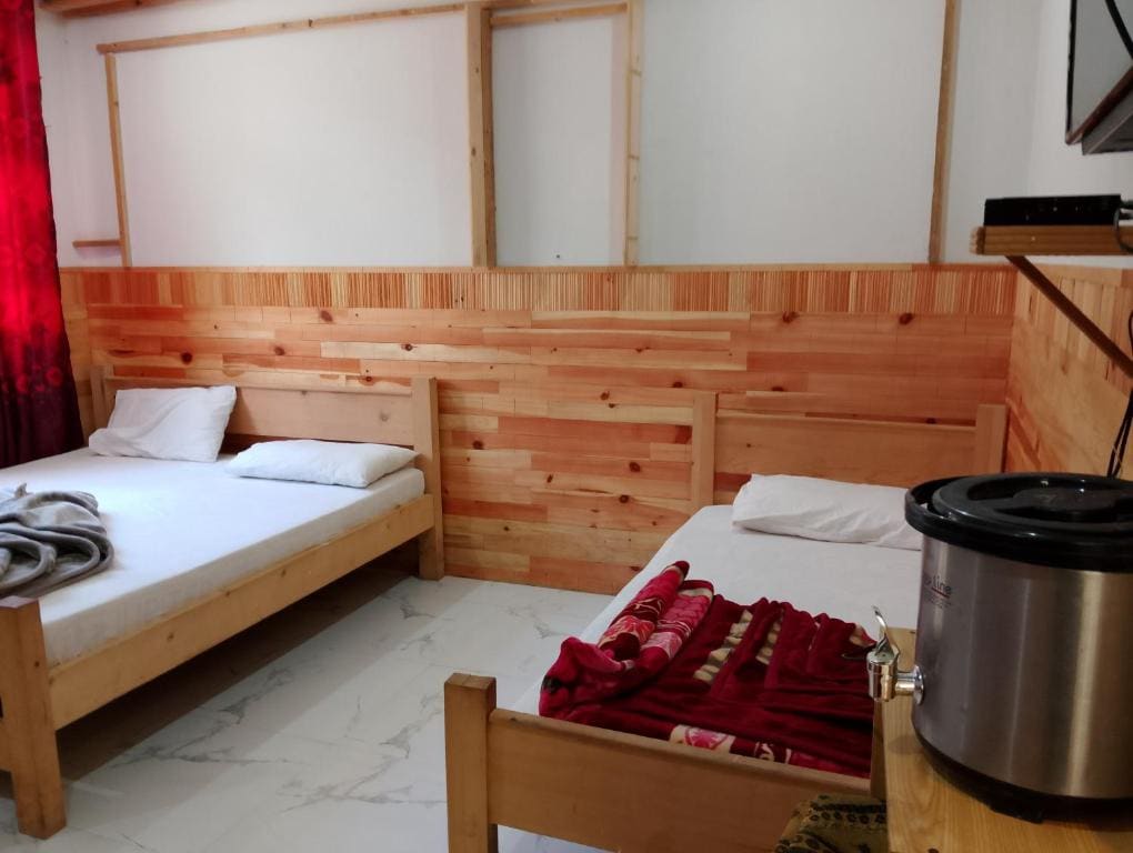 Deluxe Family Room room - Image 1
