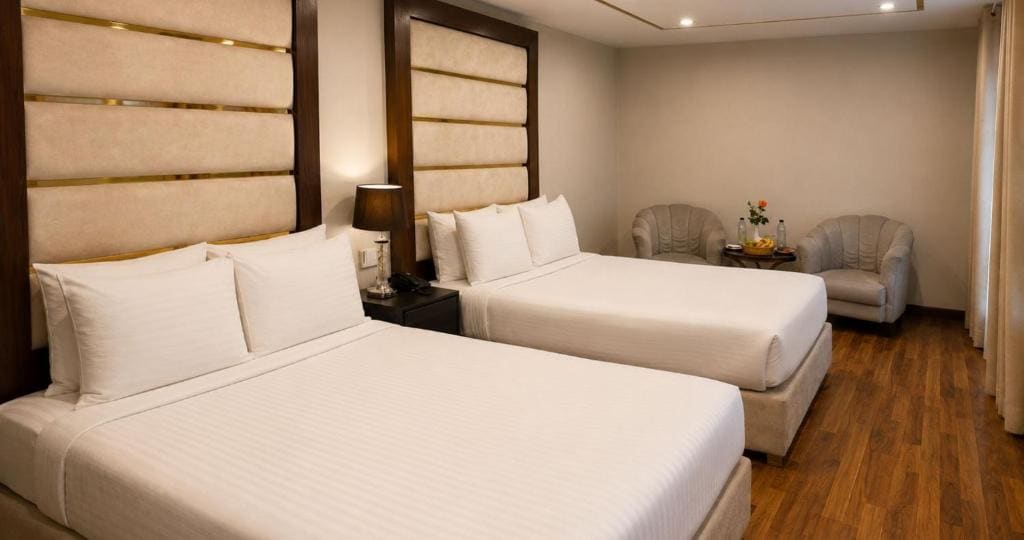 Deluxe Family Room room - Image 1