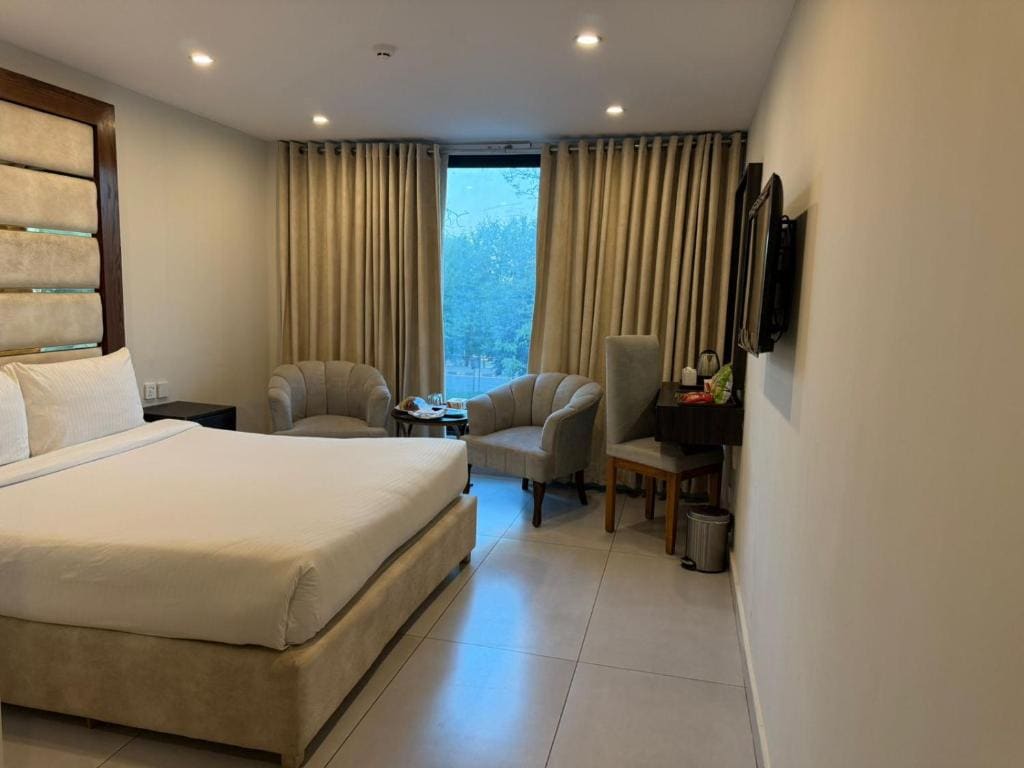 Deluxe Double Room room - Image 3