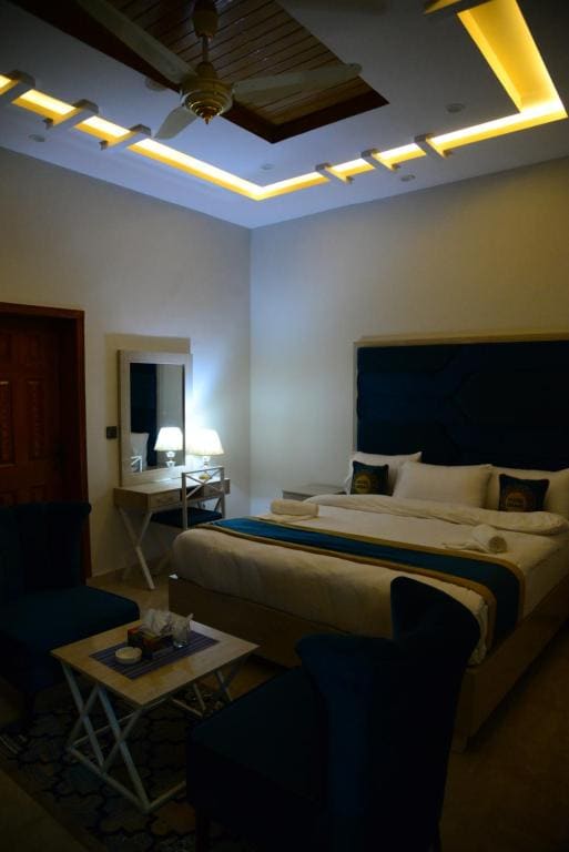 Deluxe King Room room - Image 1