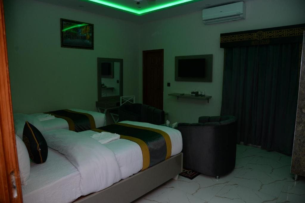Deluxe Twin Room room - Image 2