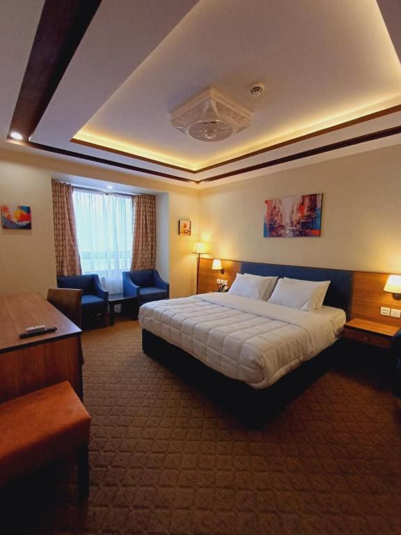 Executive Suite room - Image 1