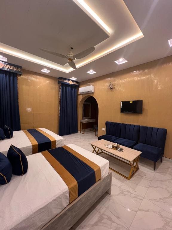 Deluxe Triple Room room - Image 3