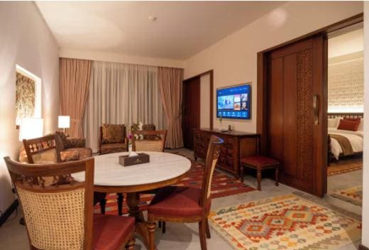 Executive Suite room - Image 1