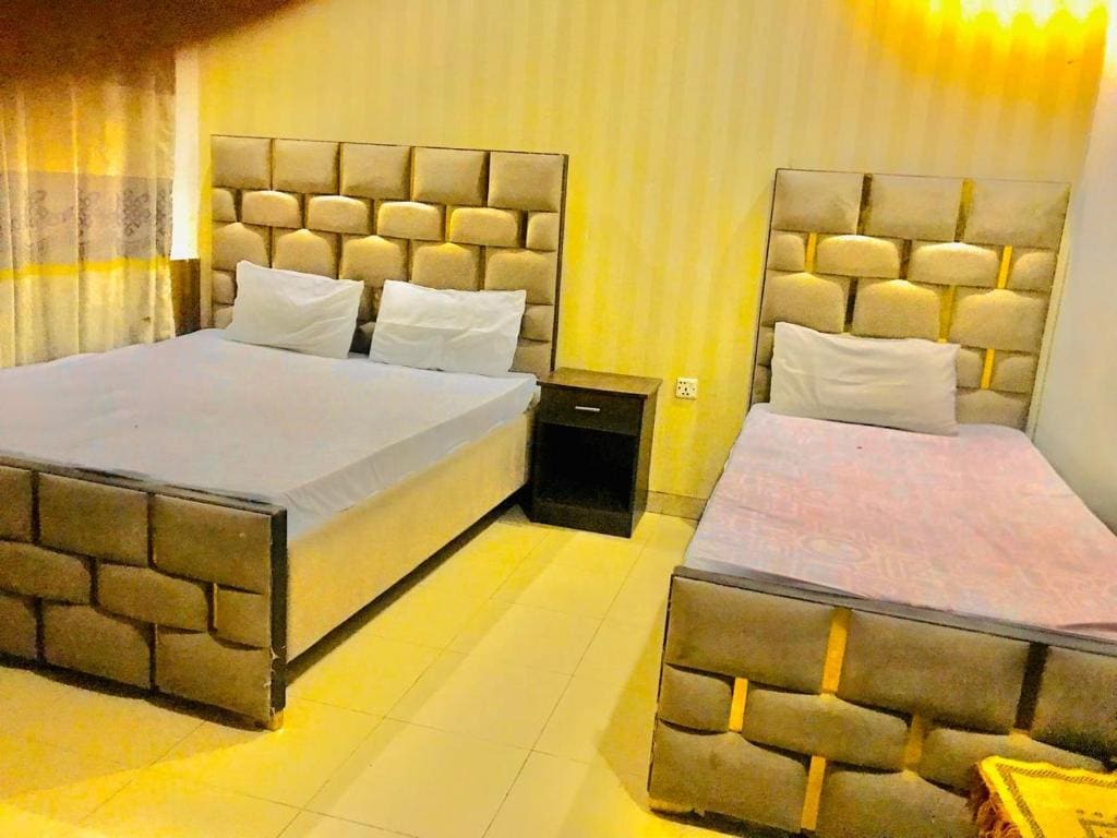 Standard Triple Room room - Image 2