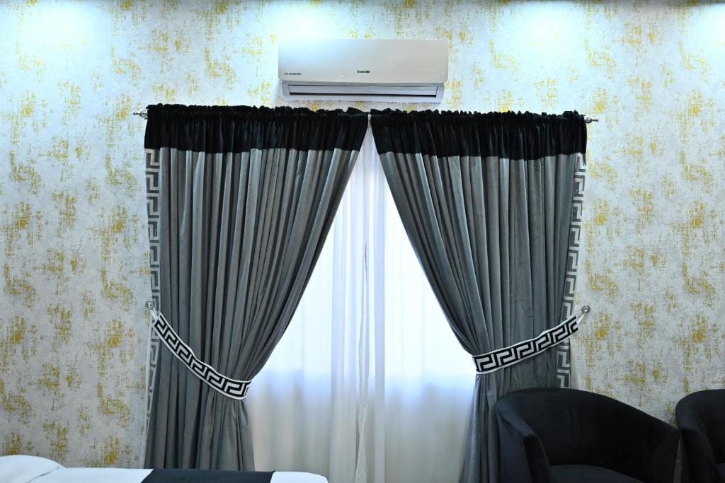 Deluxe Room room - Image 2