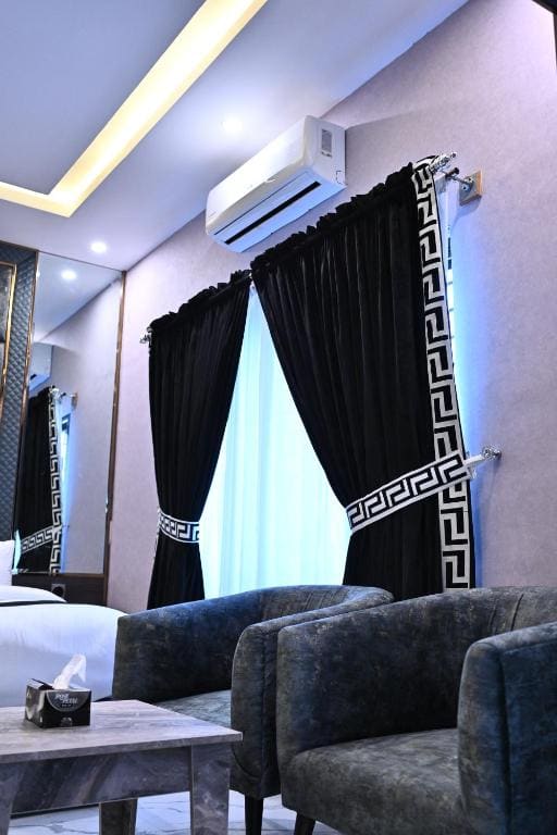 Superior Queen Room with Two Queen Beds room - Image 1
