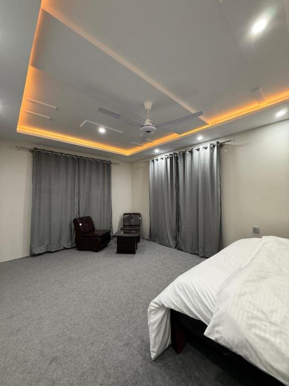 Deluxe King Room room - Image 2