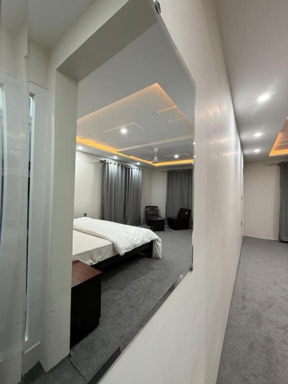 Deluxe King Room room - Image 3
