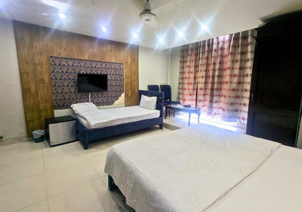Deluxe Triple Room room - Image 1
