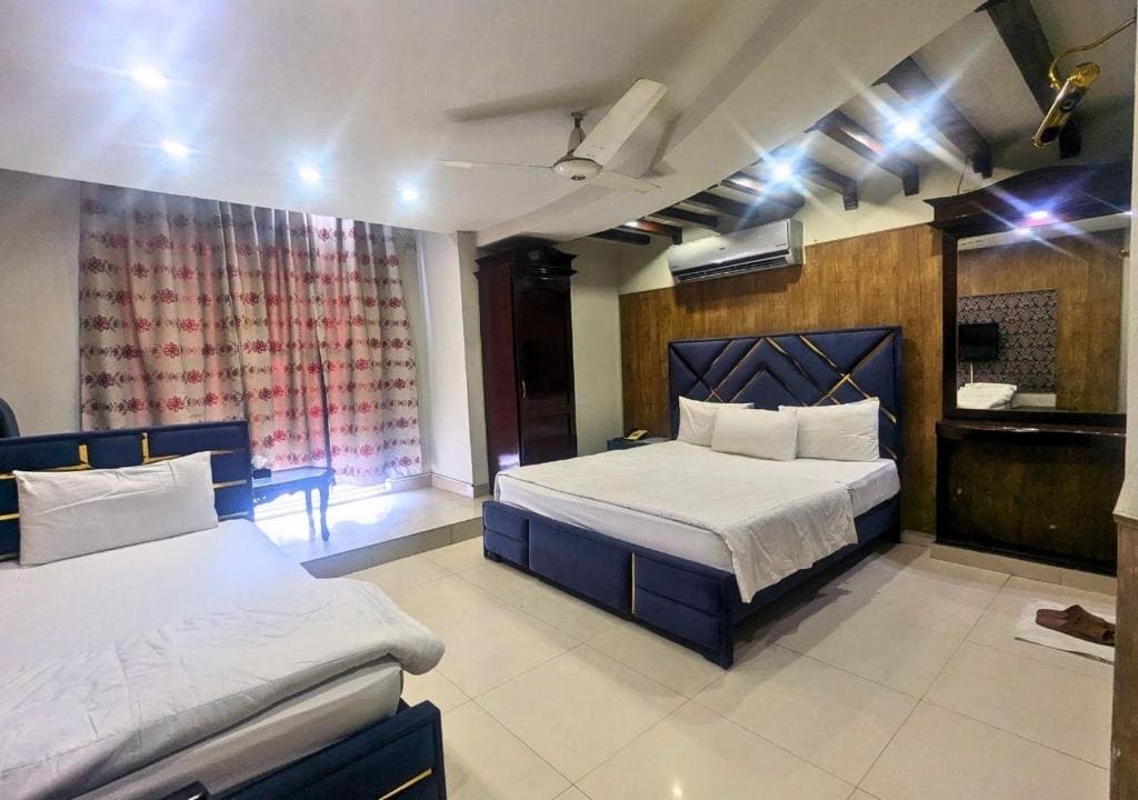 Deluxe Triple Room room - Image 2