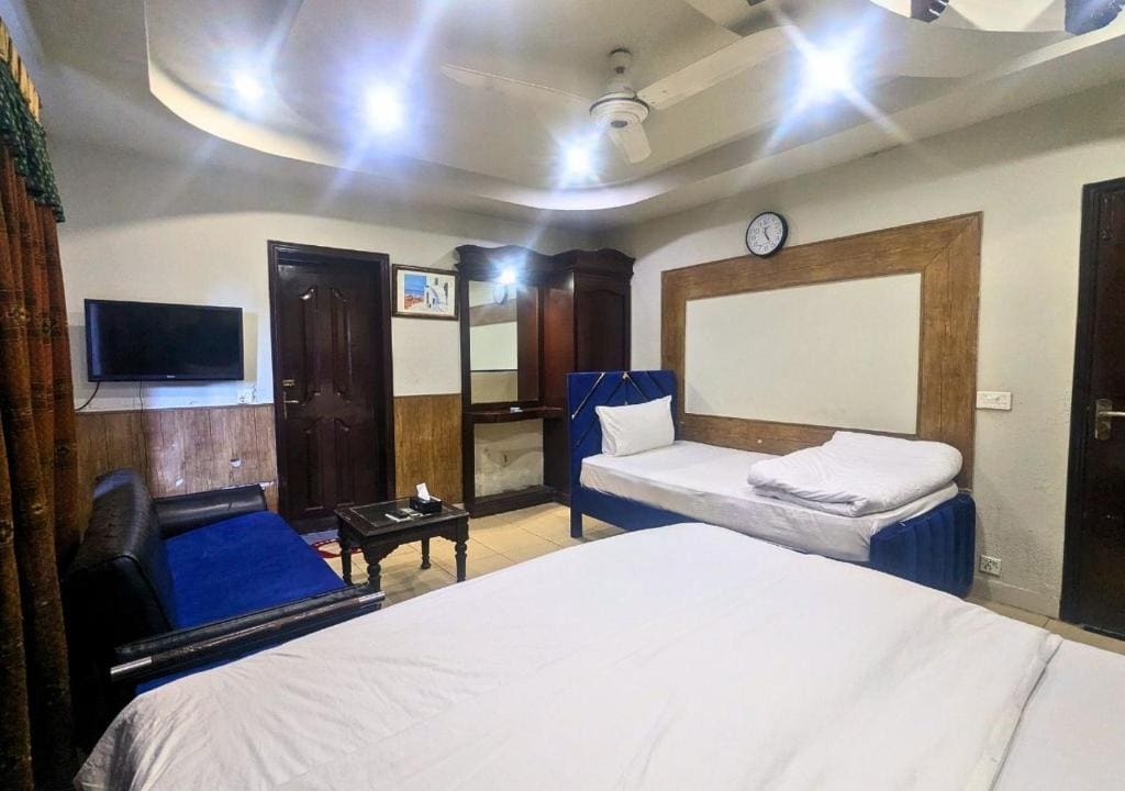 Deluxe Triple Room room - Image 3