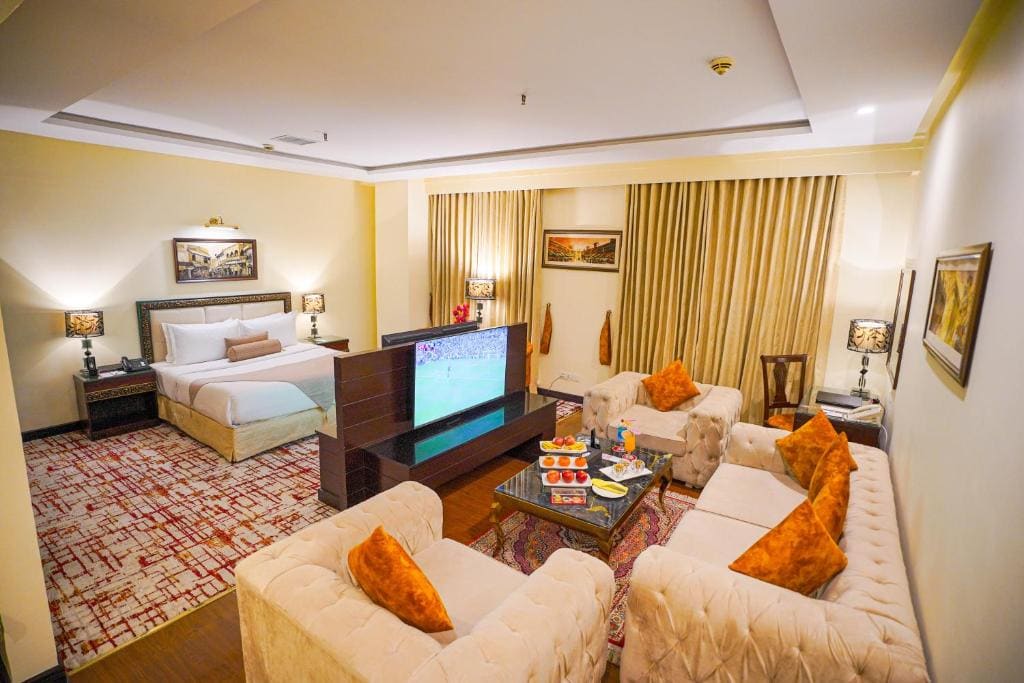 Panoramic Suite room - Image 3