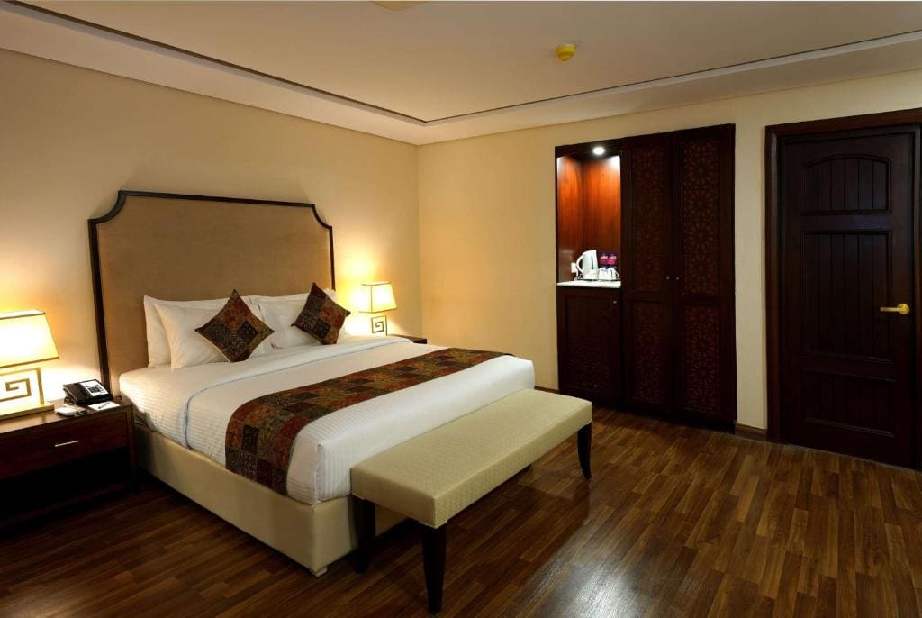 Deluxe King Room - Non-Smoking room - Image 2