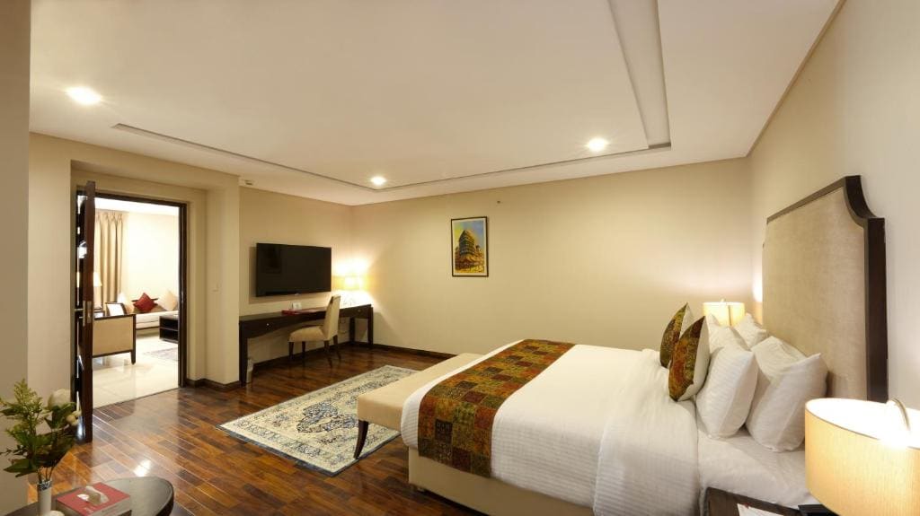 Deluxe King Room - Non-Smoking room - Image 1