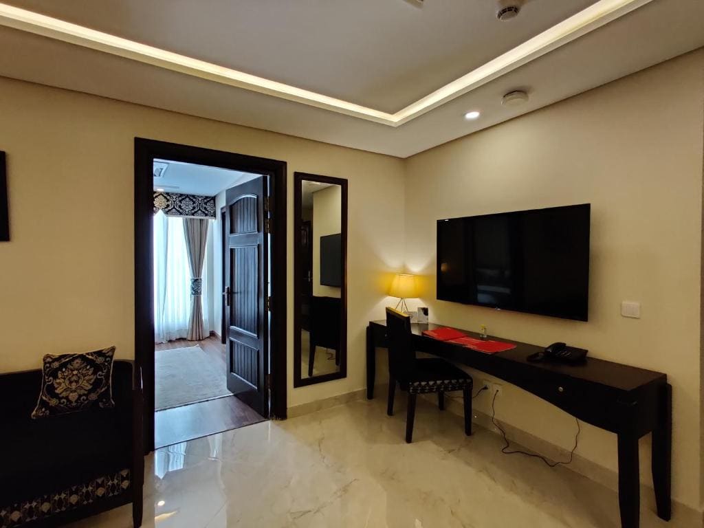 Royal Suite - Non-Smoking room - Image 3