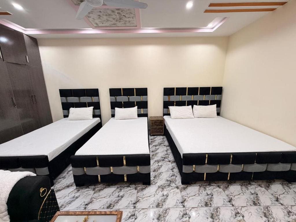 Comfort Quadruple Room room - Image 1