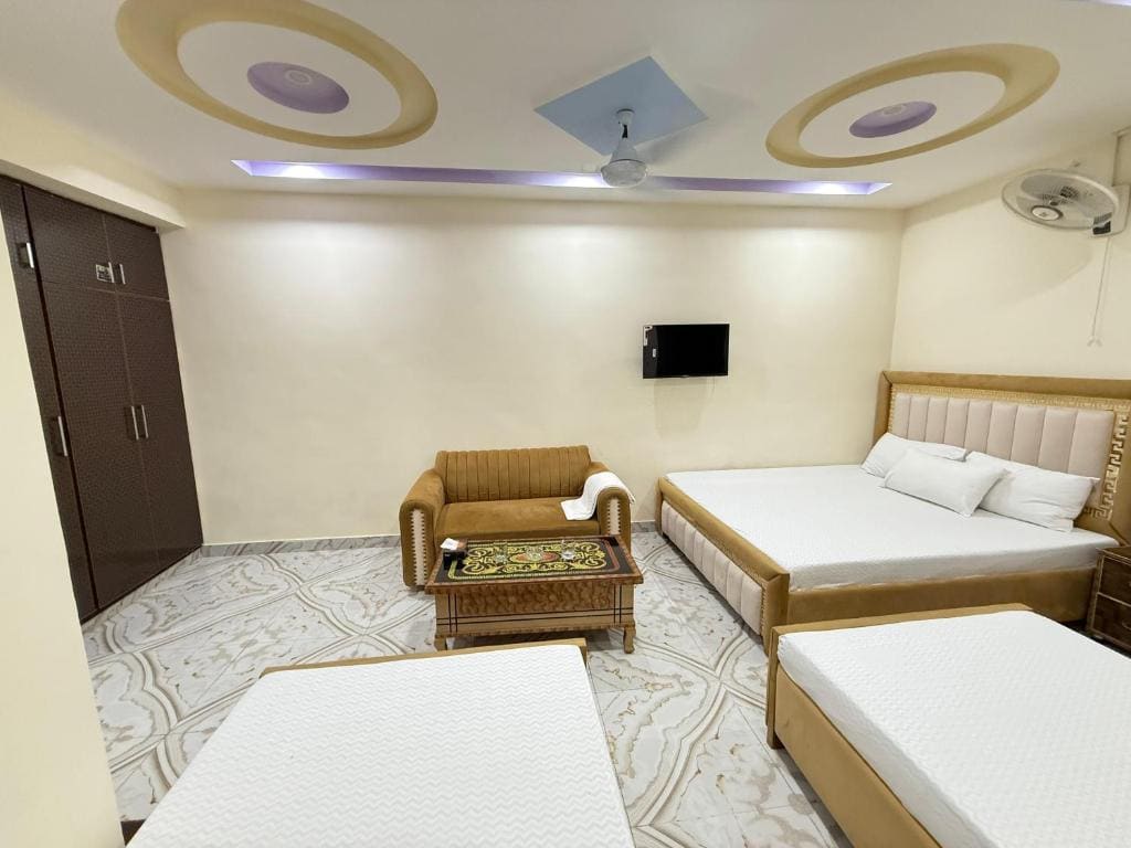 Premium Quadruple Room room - Image 1
