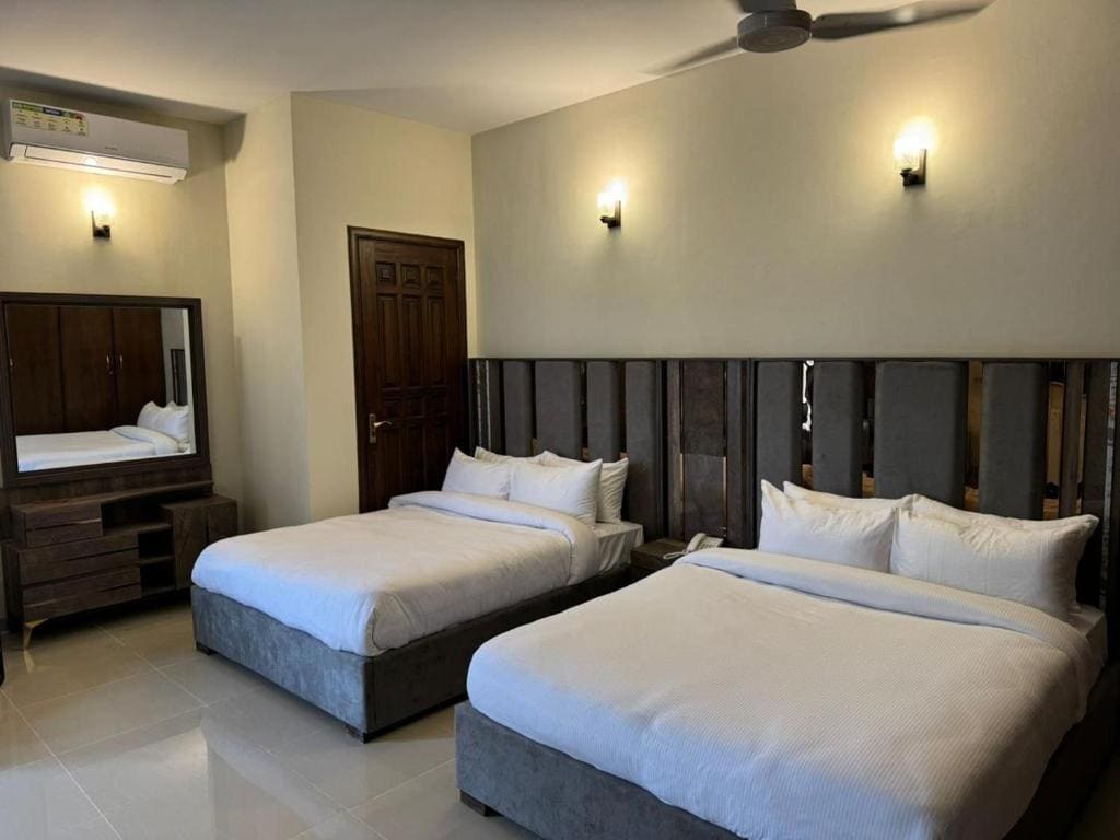 Deluxe Triple Room room - Image 2