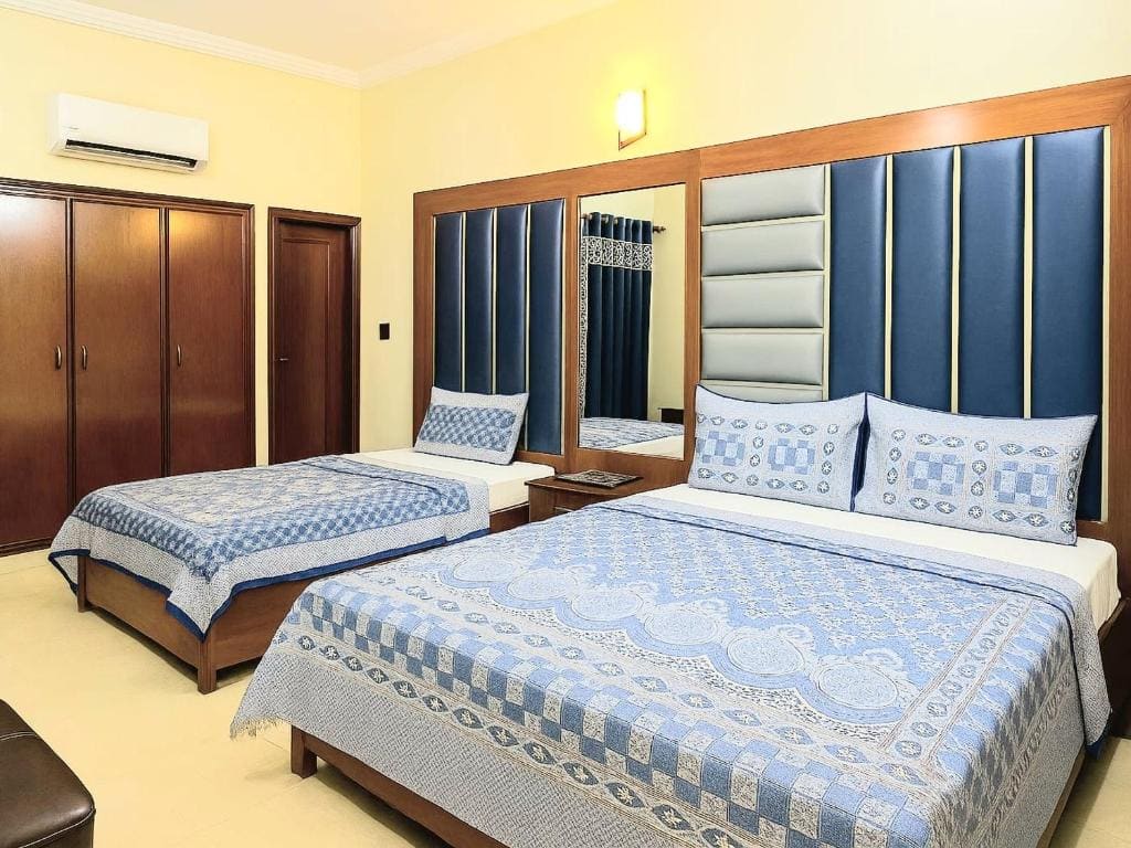 Deluxe Triple Room room - Image 1