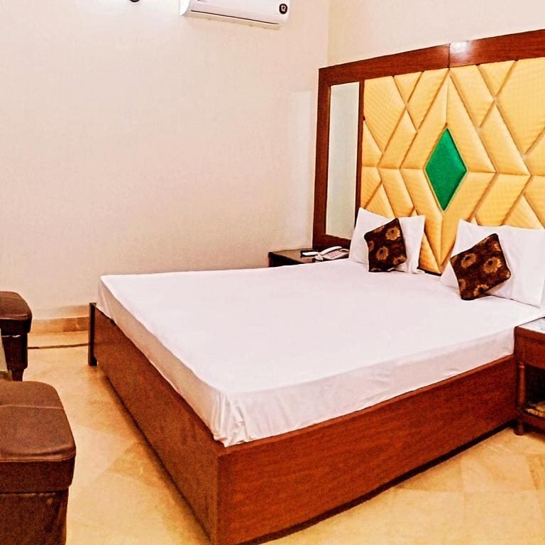 Large Double Room room - Image 3