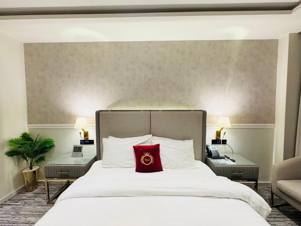 Deluxe Twin Room room - Image 1