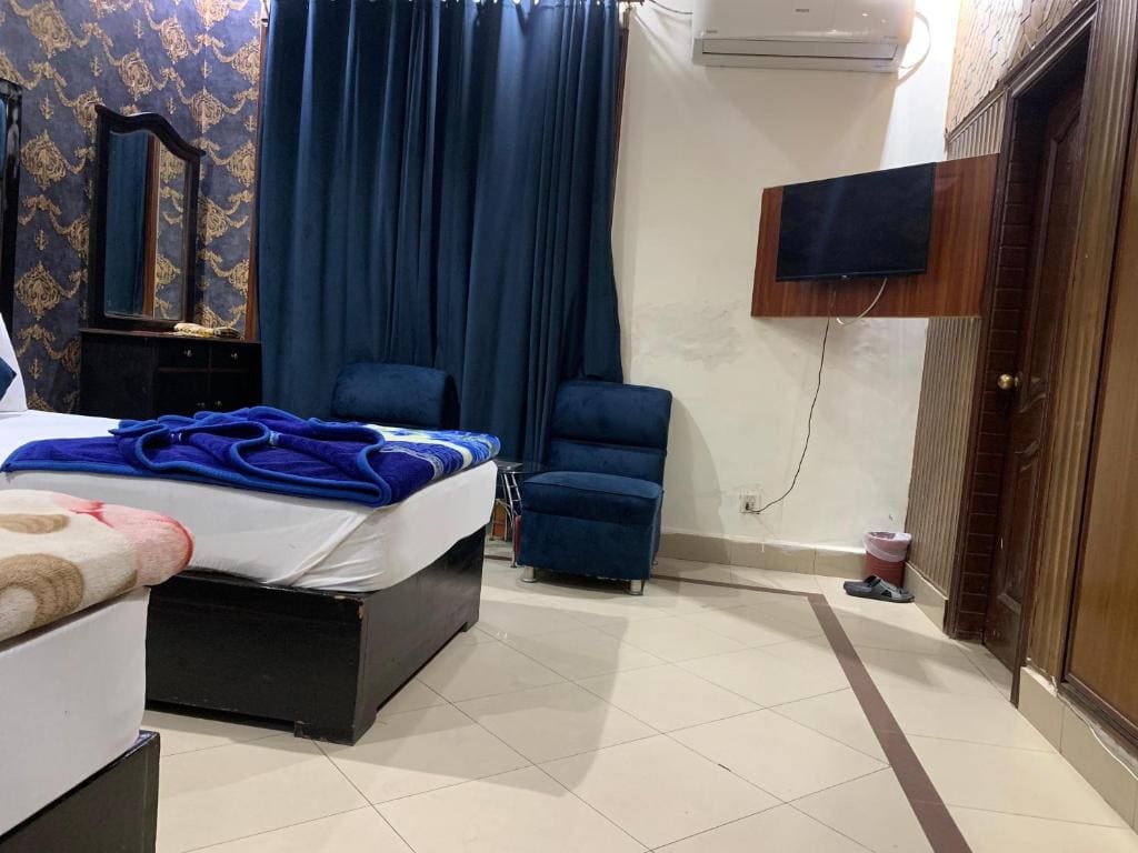 Deluxe Twin Room room - Image 3