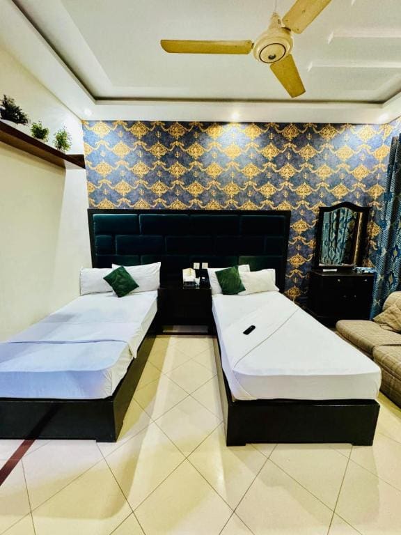 Deluxe Twin Room room - Image 2