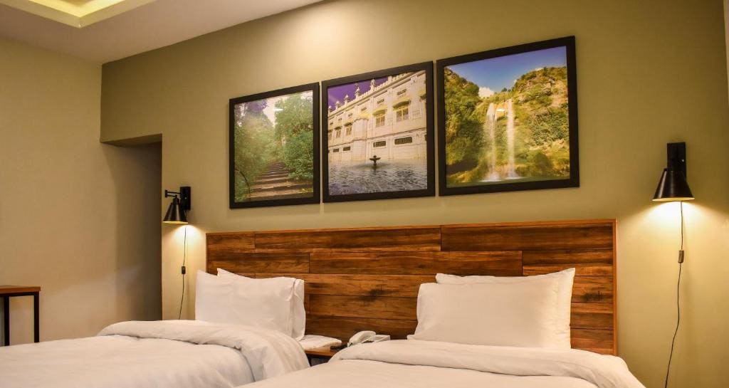 Standard Twin Room room - Image 3