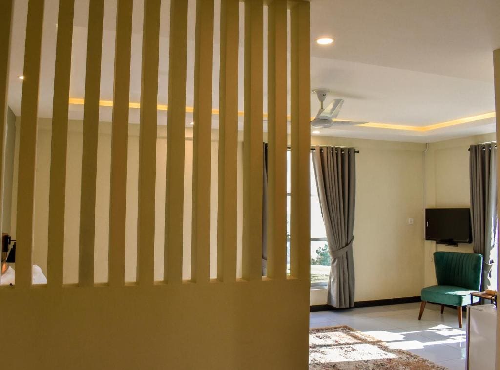 Junior Suite with Garden View room - Image 2