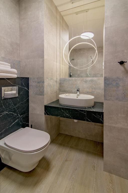 Business Plus Double or Twin Room with Air-Conditioning room - Image 3