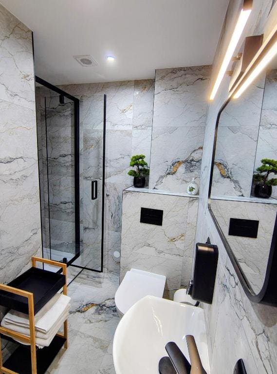 Double Room with Balcony room - Image 2