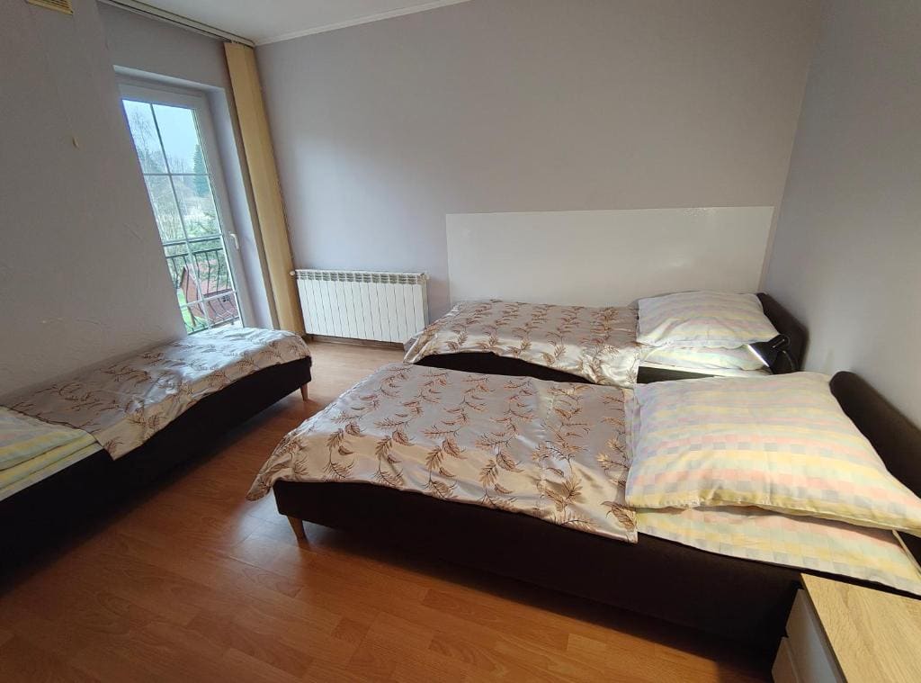 Twin Room with Private External Bathroom room - Image 2