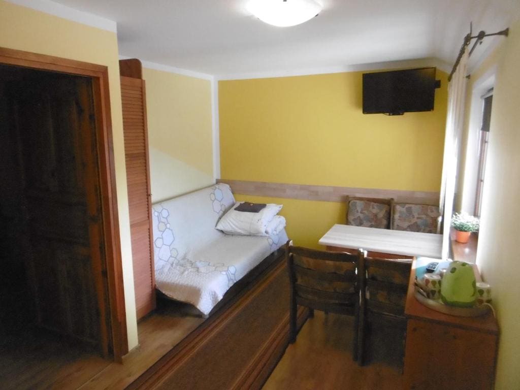 Quadruple Room with Private External Bathroom room - Image 2