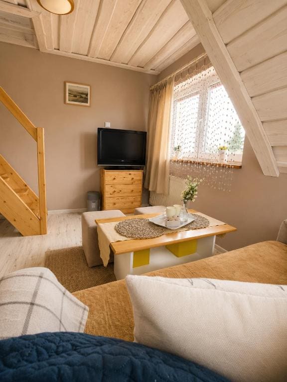 Family Room with Balcony room - Image 3