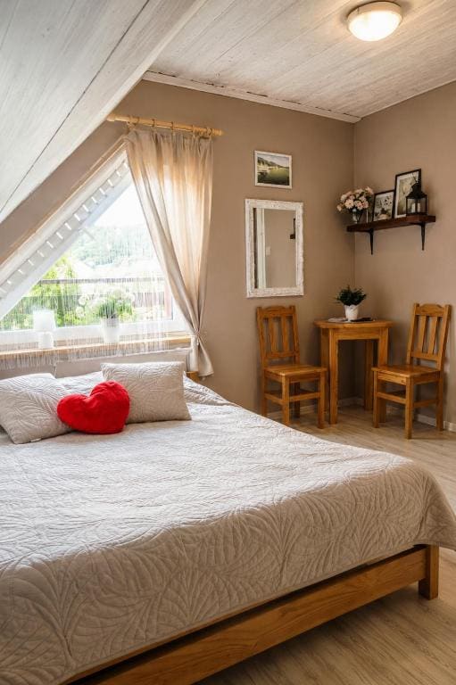 Double Room with Private Bathroom room - Image 2