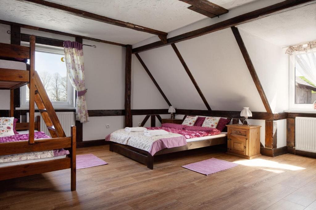 Family Room room - Image 3