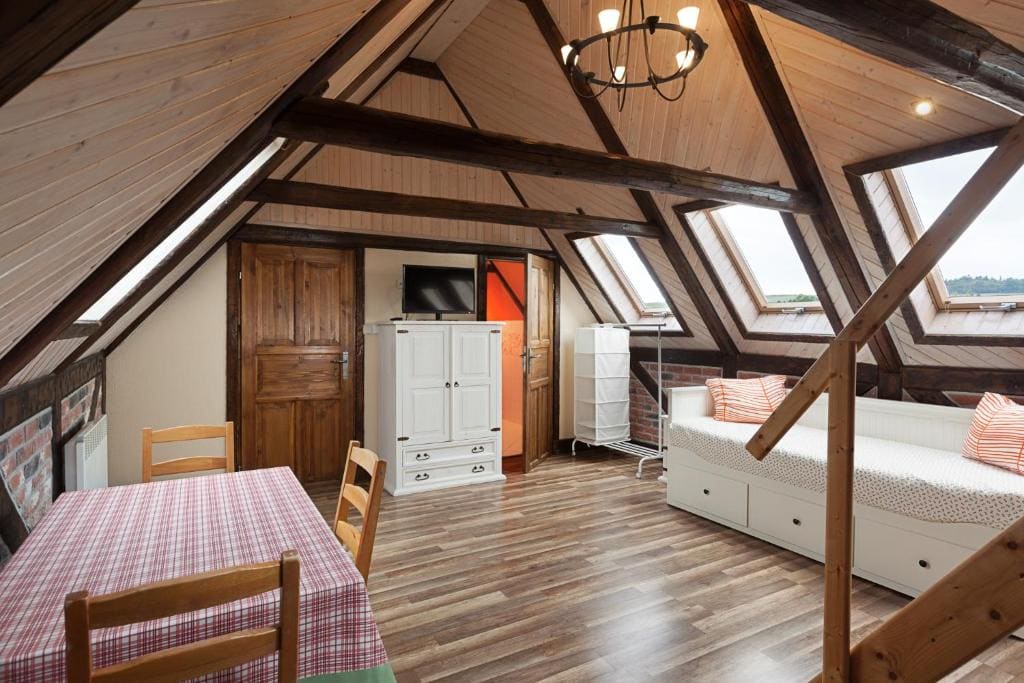 Apartment - Split Level room - Image 2