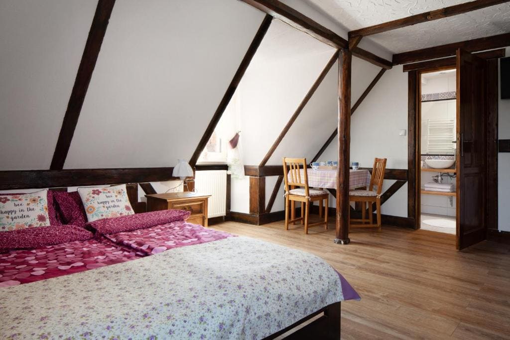 Family Room room - Image 1