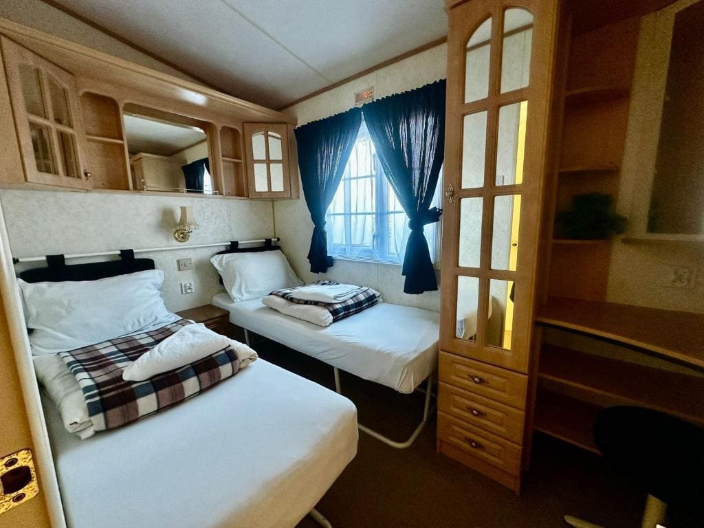 Two-Bedroom Chalet room - Image 2