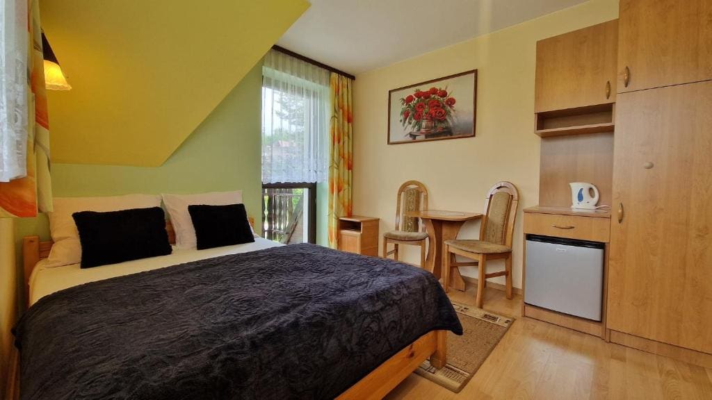 Double Room with Balcony room - Image 3